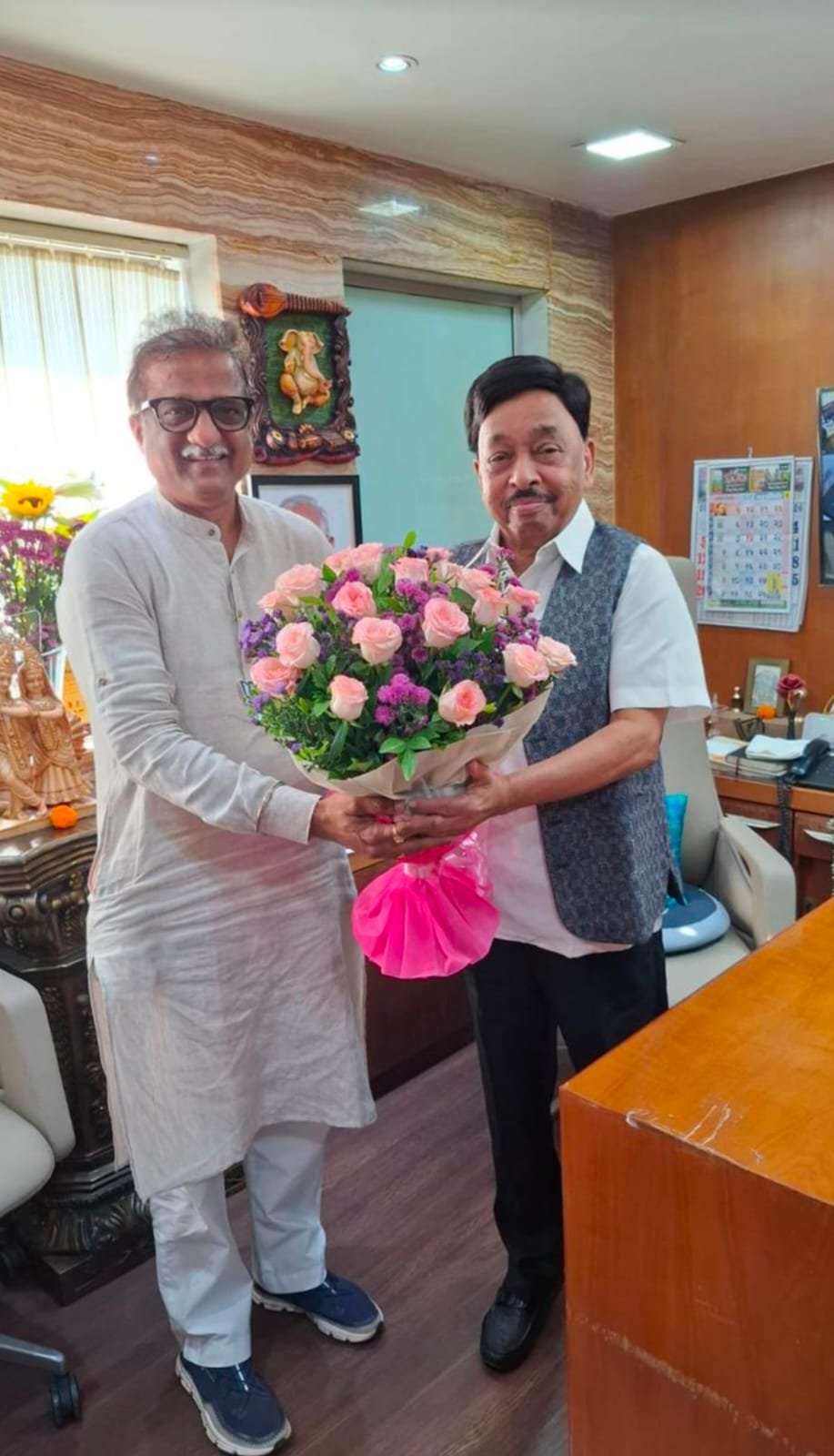 उमेदवारी भरण्यापूर्वी प्रमोद जठार यांची घेतली खा.नारायण राणेंची भेट; घेतले शुभाशीर्वाद