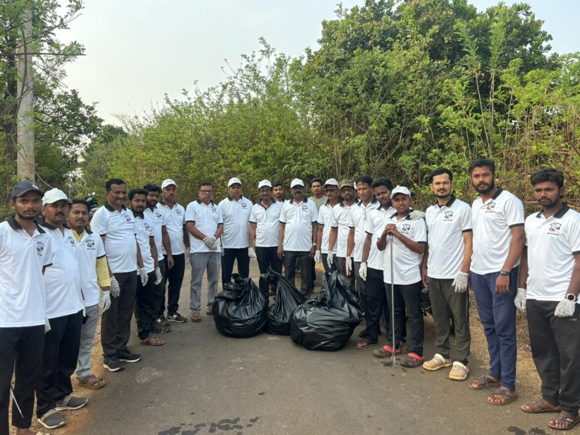 कोंडये येथे मॉर्निंग वॉक स्वच्छता मोहीम