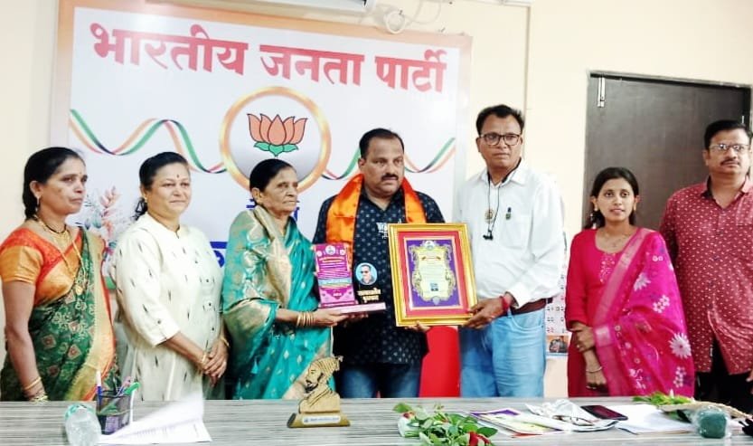 वेंगुर्ले येथे सामाजिक कार्यकर्ते प्रसन्ना देसाई यांना ‘बेस्ट सपोर्ट फॉर डिसेबल’ राज्यस्तरीय पुरस्कार प्रदान!…