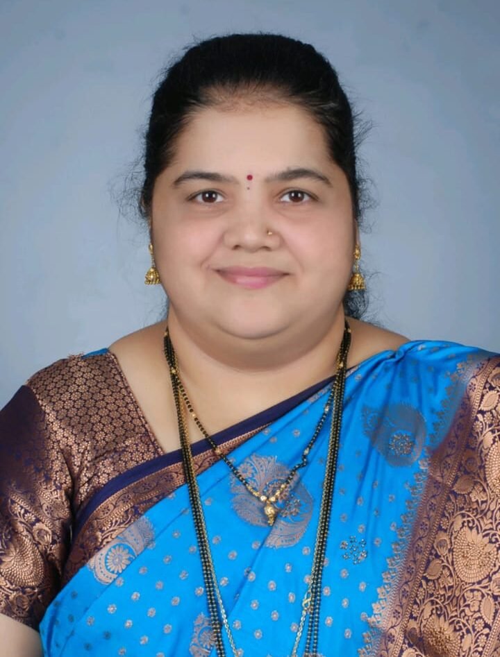 मळेवाड येथे तात्काळ ट्रान्सफॉर्मर बसवा, पं स सदस्य धनश्री मराठे यांची कार्यकारी अभियंता यांच्याकडे मागणी