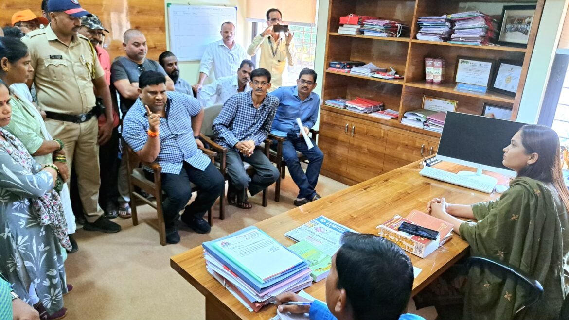 अतिक्रमणे हटवायची असतील तर सर्वांची हटवा केवळ नरडवे रोडवरील स्टॉल धारकांवर अन्याय नको