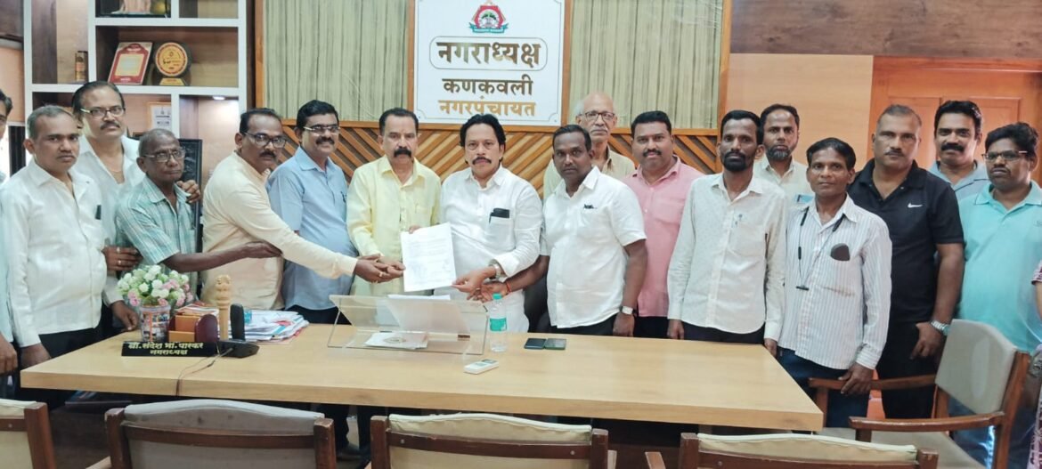 कणकवली नगरपंचायतीच्या धोकादायक इमारतीबाबत व्यापारी आक्रमक; पालकमंत्री नितेश राणे यांचीही घेणार भेट!