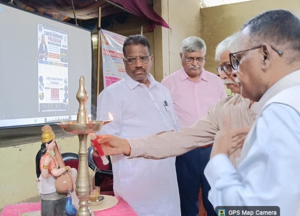 कनेडी हायस्कूलमध्ये विद्यार्थ्यांसाठी करिअर मार्गदर्शन कार्यक्रमाचे यशस्वी आयोजन