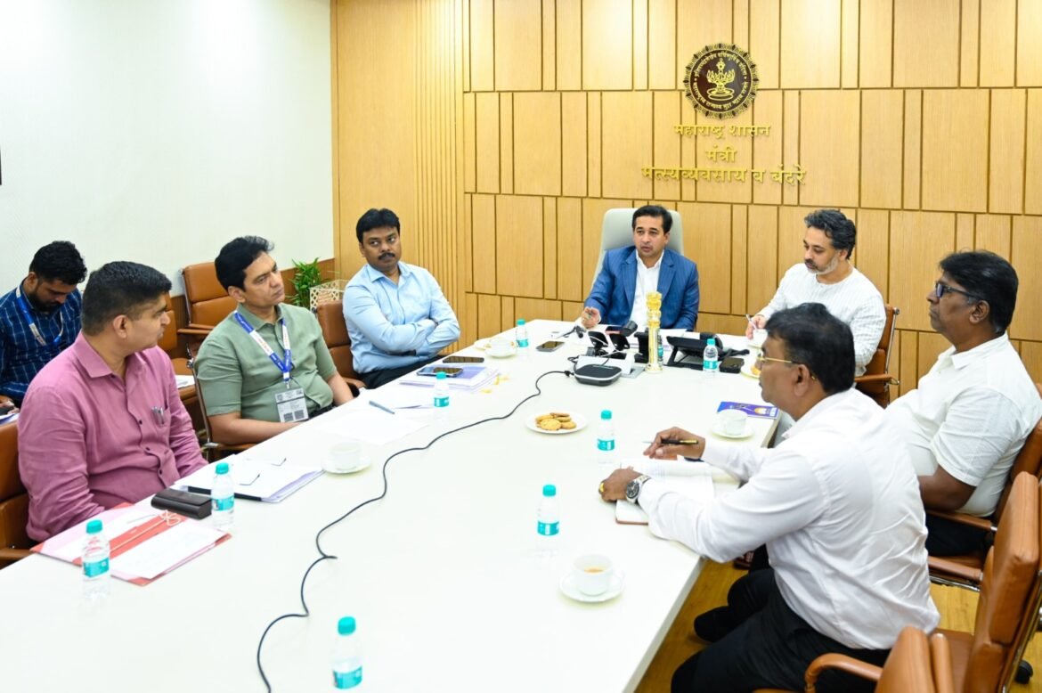 पालकमंत्री नितेश राणे यांच्या अध्यक्षतेखाली सिंधुदुर्गनगरीतील प्रस्तावित छत्रपती शिवाजी महाराज शिवस्मारकाच्या आराखड्याचे सादरीकरण*