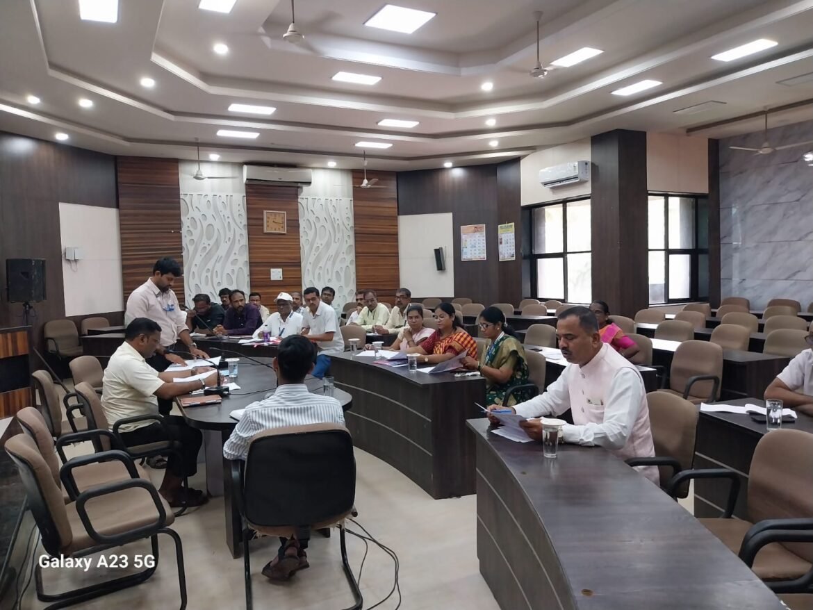 वन्य प्राण्यांमुळे होणाऱ्या शेती नुकसानीची भरपाई वाढवा; रस्ते अपघातातील मृत्यूबाबतही शासनाकडे प्रस्ताव पाठवणार