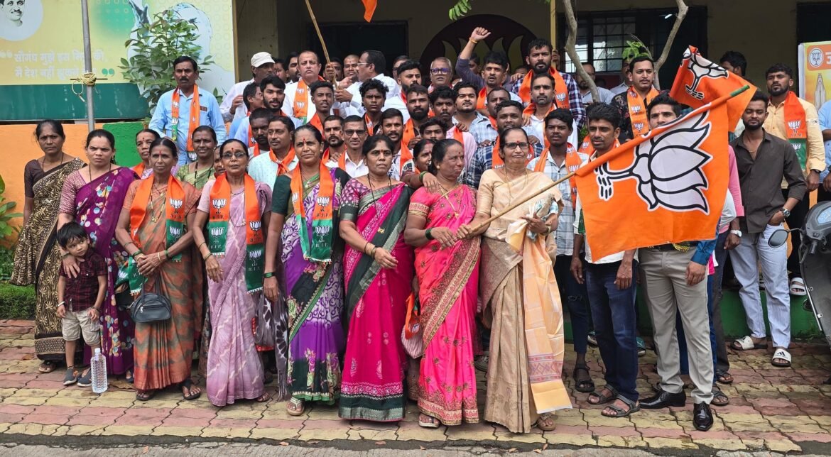 घोणसई गावातील अनेक पदाधिकाऱ्यांचा भाजपात जाहीर प्रवेश