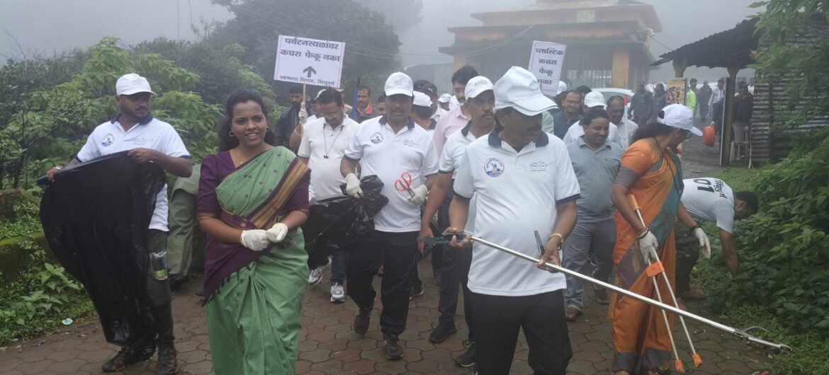 आंबोलीत रंगली स्वच्छतेची वारी