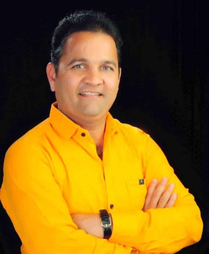 मळगाव रेल्वे फाटक येथील गतिरोधकांची उंची कमी करा – हेमंत मराठे यांची सा बां विभागकडे मागणी