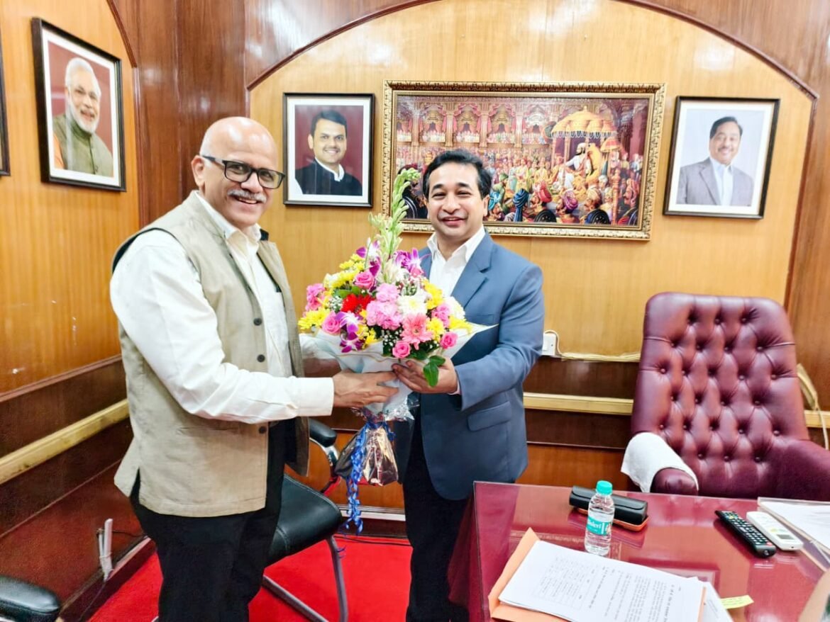 राज्याचे पोलीस महासंचालक सदानंद दाते यांनी घेतली मंत्री नितेश राणे यांची सदिच्छा भेट