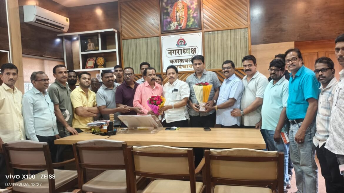 कणकवली शहराचे नगराध्यक्ष, उपनगराध्यक्ष यांची सामाजिक कार्यकर्ते राजेंद्र मनोहर पेडणेकर घेतली भेट