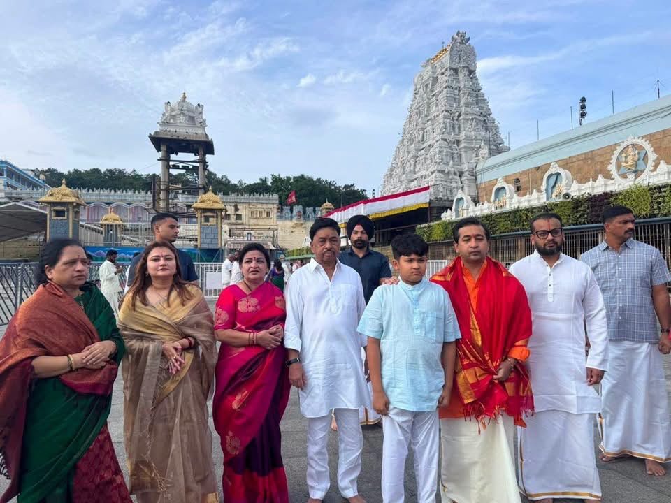 तिरुपती बालाजींच्या चरणी नारायण राणे यांनी टेकले माथा; कुटुंबीयांसह घेतले मनोभावे दर्शन