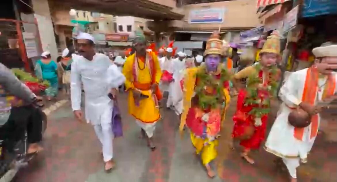 पंढरपुरात दुमदुमला देवगडच्या मोर्वे गावातील वारकऱ्यांचा जयघोष