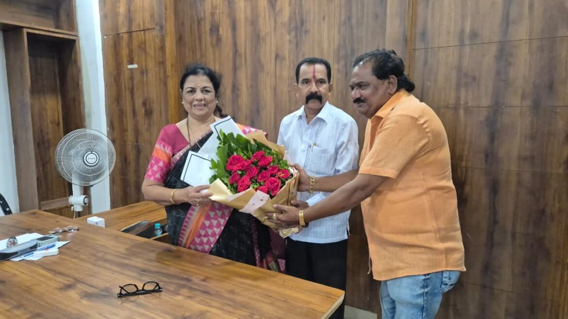 राजापूर शहराच्या लोकनियुक्त नगराध्यक्ष सन्मा. खलिफे मॅडम यांची घेतली भेट