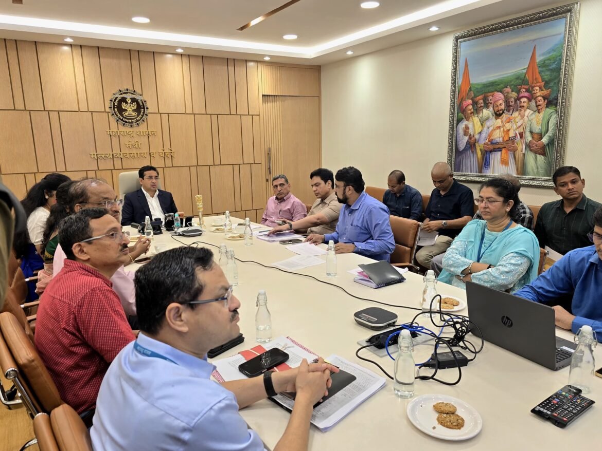 महाप्रितने कालबद्ध पद्धतीने सिंधुदुर्ग जिल्ह्यात शासकीय इमारतीवर सौर उर्जा प्रकल्प राबवावा