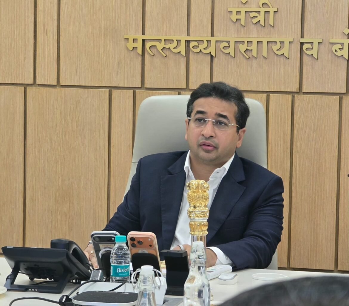 “आनंदवाडी मत्स्यबंदराचा होणार कायापालट”