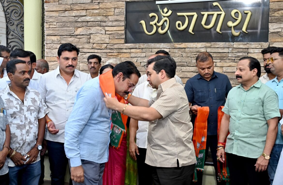 माजी खासदार विनायक राऊत यांचे निकटवर्तीय सचिन सावंत यांचा भाजपात प्रवेश; ठाकरे सेनेला धक्का