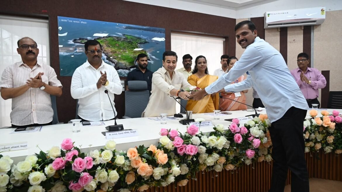 महसूल विभाग हा शासन आणि जनतेमधील विश्वासाचा मजबूत दुवा-पालकमंत्री नितेश राणे