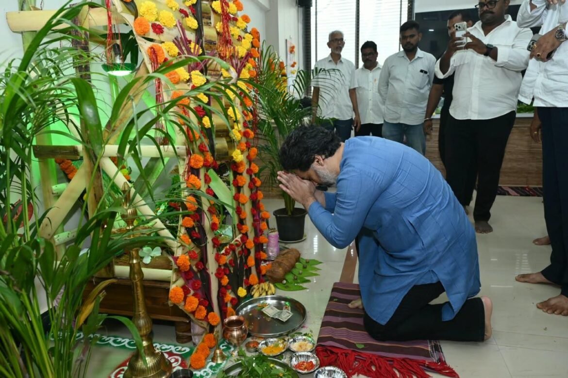 मालवण नगर परिषदेत श्री सत्यनारायण महापूजा संपन्न; आमदार निलेश राणे यांच्या उपस्थितीत घेतले मनोभावे दर्शन