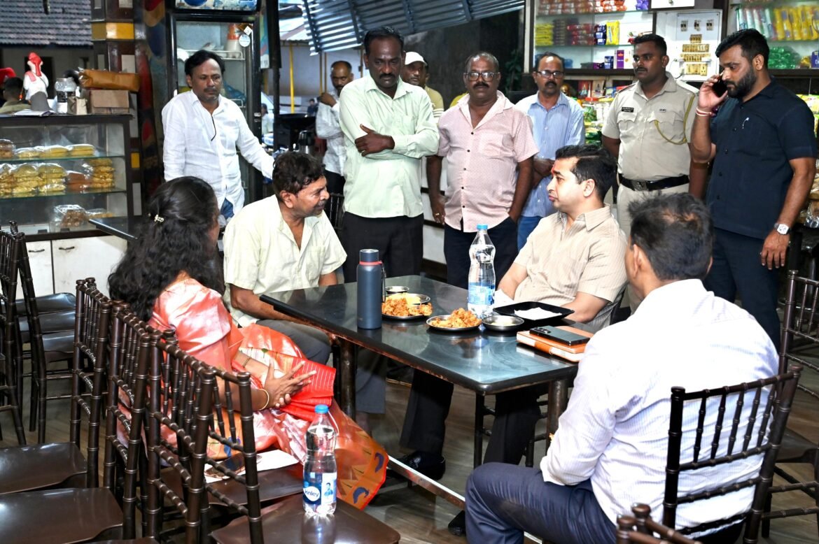 *”तुमचा चहा टाकून पुढे कोण जाईल?”— विरण नाक्यावर पालकमंत्री नितेश राणेंचा साधेपणा; कार्यकर्त्याच्या आग्रहास्तव ताफा थांबवून घेतला चहा-भजीचा आस्वाद*